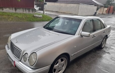 Mercedes-Benz E-Класс, 1996 год, 600 000 рублей, 1 фотография