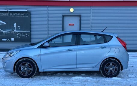 Hyundai Solaris II рестайлинг, 2011 год, 890 000 рублей, 2 фотография