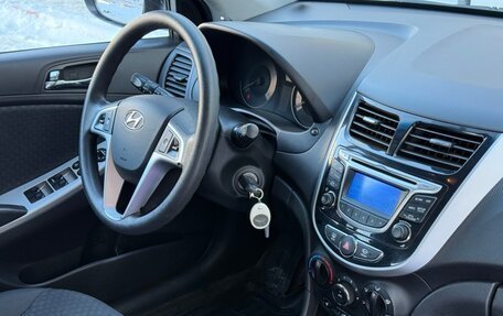 Hyundai Solaris II рестайлинг, 2011 год, 890 000 рублей, 7 фотография
