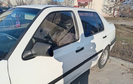 Volkswagen Vento, 1993 год, 280 000 рублей, 3 фотография