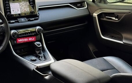 Toyota RAV4, 2022 год, 2 620 000 рублей, 6 фотография