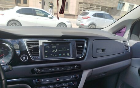 KIA Carnival III, 2015 год, 2 450 000 рублей, 19 фотография