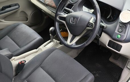 Honda Insight II рестайлинг, 2010 год, 1 100 000 рублей, 17 фотография