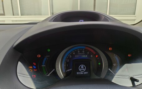Honda Insight II рестайлинг, 2010 год, 1 100 000 рублей, 20 фотография