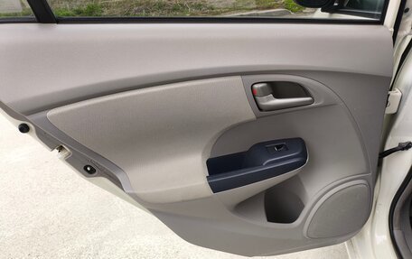 Honda Insight II рестайлинг, 2010 год, 1 100 000 рублей, 24 фотография