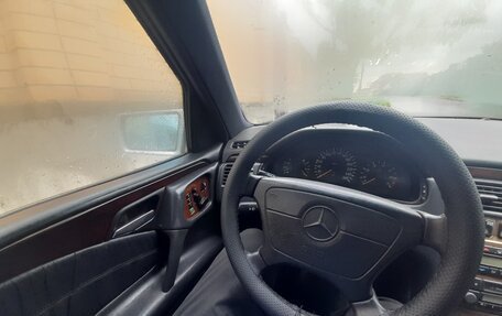 Mercedes-Benz E-Класс, 1996 год, 600 000 рублей, 9 фотография