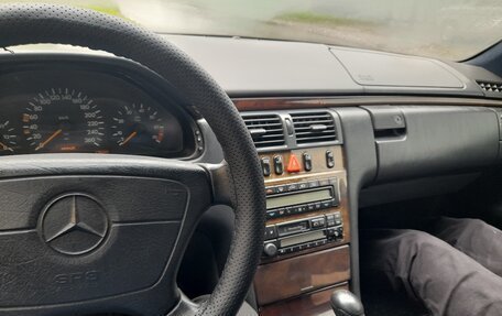 Mercedes-Benz E-Класс, 1996 год, 600 000 рублей, 11 фотография