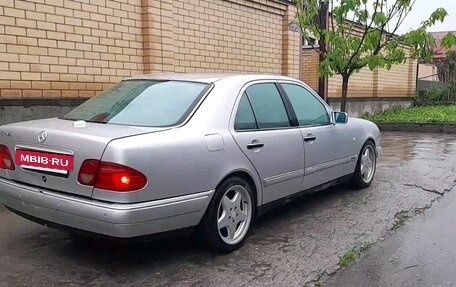 Mercedes-Benz E-Класс, 1996 год, 600 000 рублей, 6 фотография