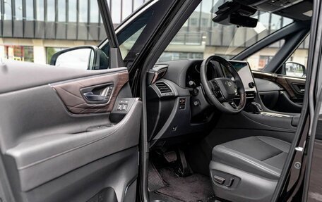 Toyota Alphard, 2023 год, 13 490 000 рублей, 8 фотография
