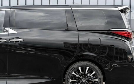 Toyota Alphard, 2023 год, 13 490 000 рублей, 7 фотография