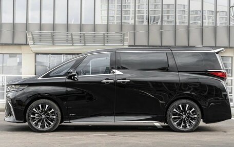 Toyota Alphard, 2023 год, 13 490 000 рублей, 5 фотография