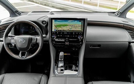 Toyota Alphard, 2023 год, 13 490 000 рублей, 11 фотография