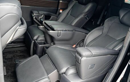 Toyota Alphard, 2023 год, 13 490 000 рублей, 18 фотография