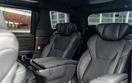 Toyota Alphard, 2023 год, 13 490 000 рублей, 16 фотография