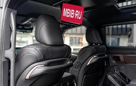 Toyota Alphard, 2023 год, 13 490 000 рублей, 17 фотография