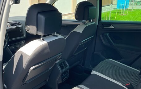 Volkswagen Tiguan II, 2020 год, 3 990 000 рублей, 12 фотография