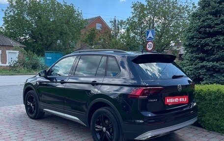 Volkswagen Tiguan II, 2020 год, 3 990 000 рублей, 2 фотография
