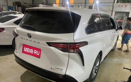 Toyota Sienna, 2025 год, 5 085 000 рублей, 2 фотография