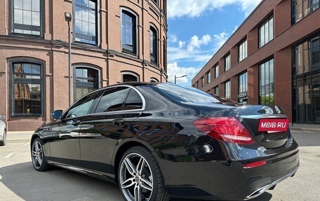 Mercedes-Benz E-Класс, 2018 год, 3 275 000 рублей, 5 фотография