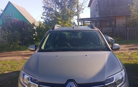 Renault Sandero II рестайлинг, 2021 год, 1 100 000 рублей, 2 фотография