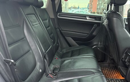 Volkswagen Touareg III, 2011 год, 1 750 000 рублей, 17 фотография