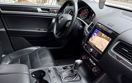 Volkswagen Touareg III, 2011 год, 1 750 000 рублей, 18 фотография
