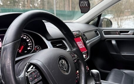 Volkswagen Touareg III, 2011 год, 1 750 000 рублей, 11 фотография