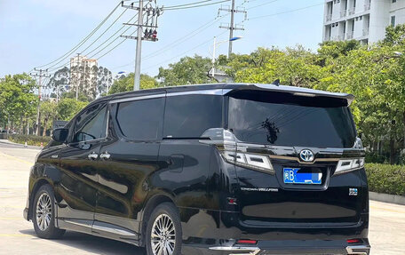 Toyota Vellfire II, 2022 год, 8 345 000 рублей, 2 фотография