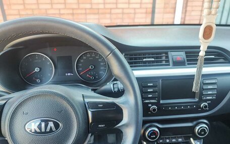 KIA Rio IV, 2019 год, 1 420 000 рублей, 10 фотография