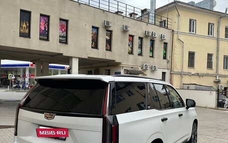 Cadillac Escalade V, 2023 год, 15 200 000 рублей, 3 фотография