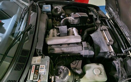 BMW 3 серия, 1986 год, 2 500 000 рублей, 23 фотография
