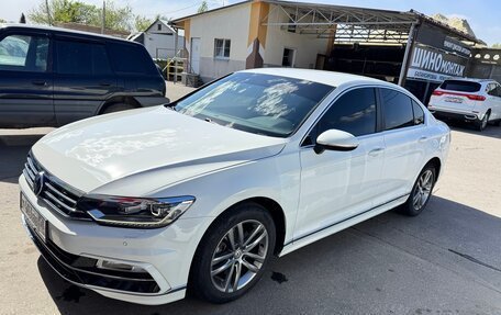 Volkswagen Passat B8 рестайлинг, 2017 год, 2 750 000 рублей, 3 фотография