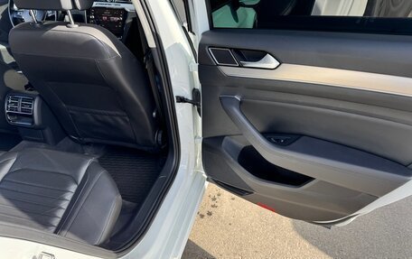 Volkswagen Passat B8 рестайлинг, 2017 год, 2 750 000 рублей, 14 фотография