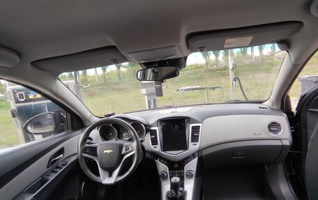 Chevrolet Cruze II, 2010 год, 650 000 рублей, 7 фотография