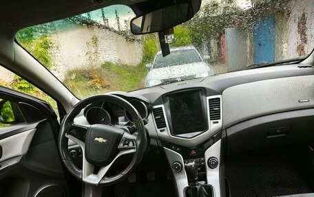 Chevrolet Cruze II, 2010 год, 650 000 рублей, 9 фотография