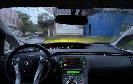 Toyota Prius, 2011 год, 1 300 000 рублей, 2 фотография