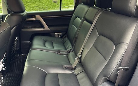 Toyota Land Cruiser 200, 2011 год, 4 000 000 рублей, 22 фотография