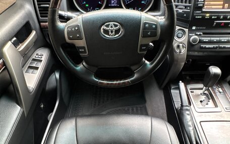 Toyota Land Cruiser 200, 2011 год, 4 000 000 рублей, 21 фотография