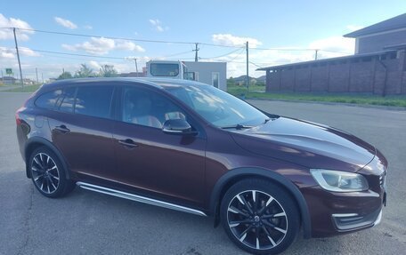 Volvo V60 Cross Country II, 2015 год, 2 200 000 рублей, 9 фотография