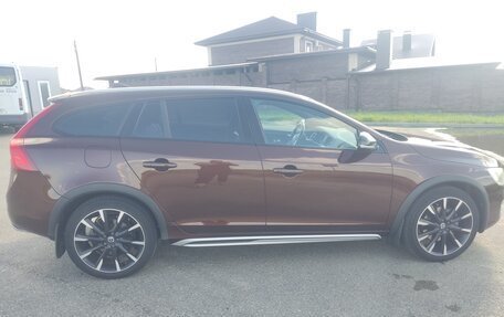 Volvo V60 Cross Country II, 2015 год, 2 200 000 рублей, 3 фотография