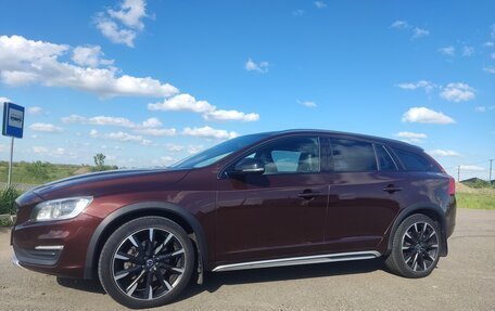 Volvo V60 Cross Country II, 2015 год, 2 200 000 рублей, 12 фотография