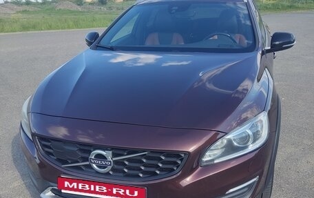 Volvo V60 Cross Country II, 2015 год, 2 200 000 рублей, 6 фотография
