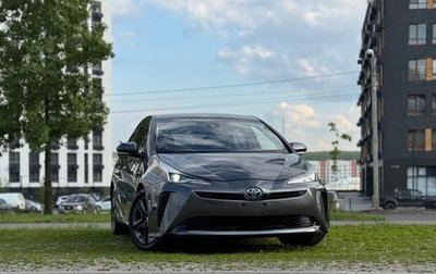Toyota Prius IV XW50, 2019 год, 1 750 000 рублей, 1 фотография