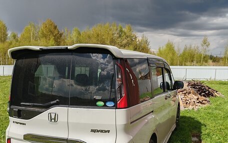 Honda Stepwgn IV, 2017 год, 1 950 000 рублей, 5 фотография