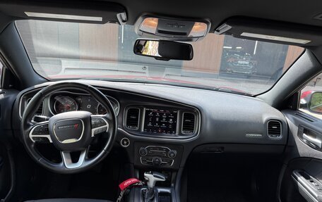 Dodge Charger, 2017 год, 2 850 000 рублей, 8 фотография