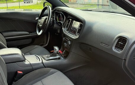 Dodge Charger, 2017 год, 2 850 000 рублей, 10 фотография
