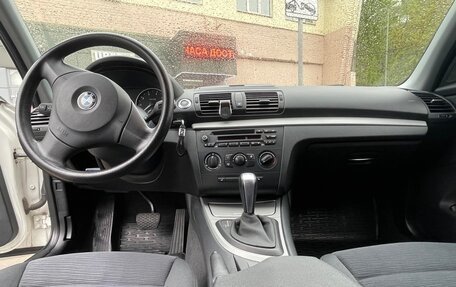 BMW 1 серия, 2011 год, 865 000 рублей, 2 фотография
