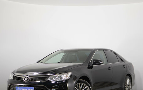 Toyota Camry, 2017 год, 1 999 000 рублей, 4 фотография
