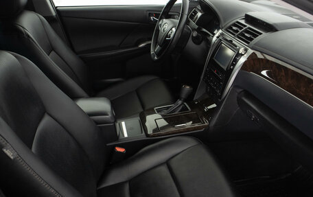 Toyota Camry, 2017 год, 1 999 000 рублей, 12 фотография