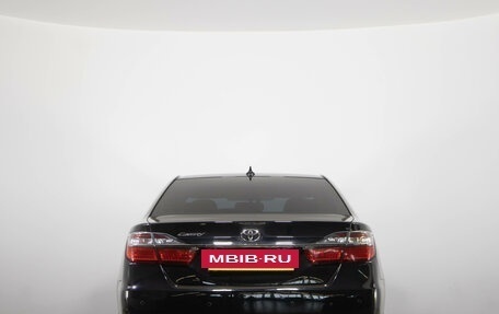 Toyota Camry, 2017 год, 1 999 000 рублей, 6 фотография